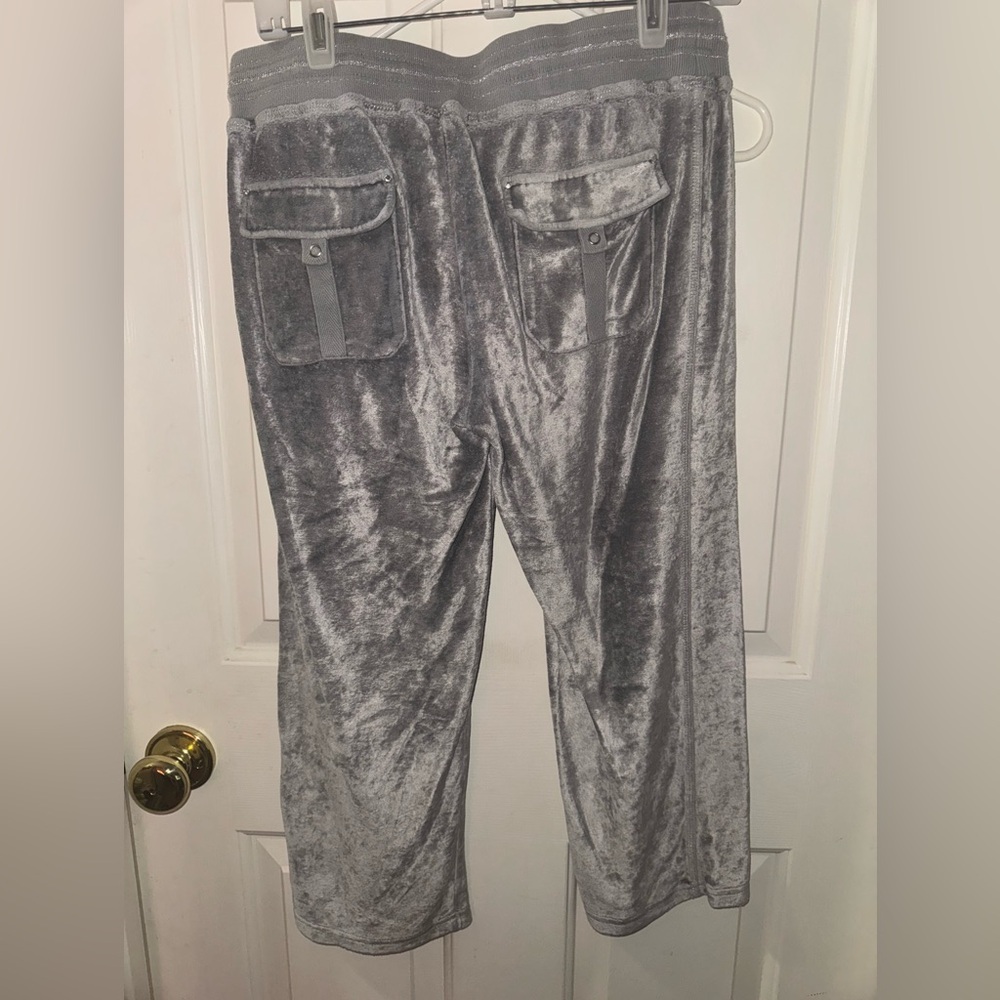 BCBG Rare Women’s Gray Velour Capri Pants Large